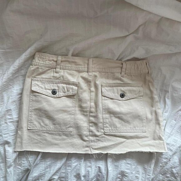 Brandy Melville Corinne Cargo Skirt - Picture 3 of 3